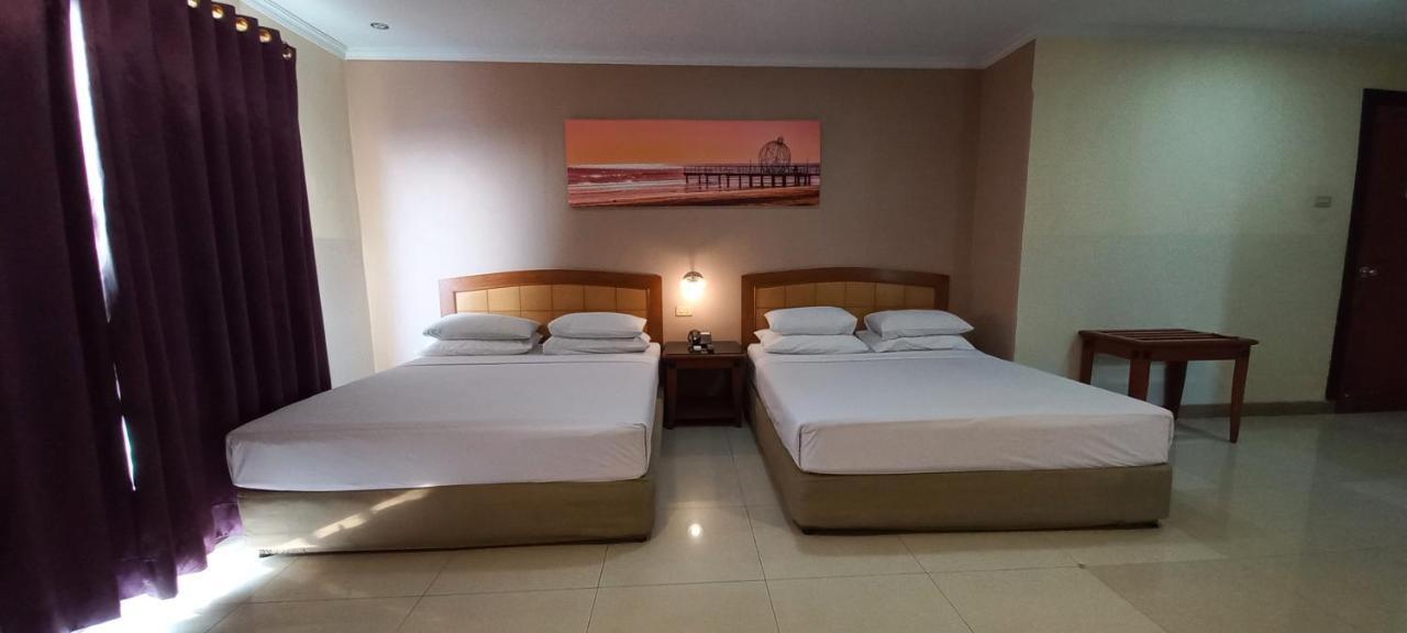 Hotel Celebes Манадо Екстериор снимка
