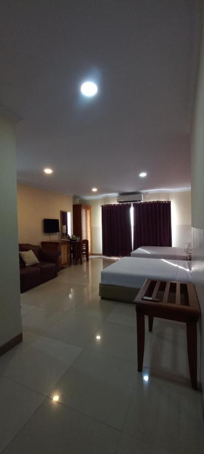 Hotel Celebes Манадо Екстериор снимка