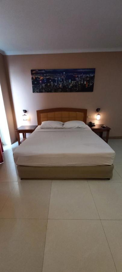 Hotel Celebes Манадо Екстериор снимка