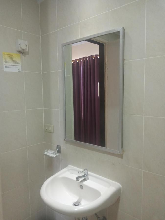 Hotel Celebes Манадо Екстериор снимка