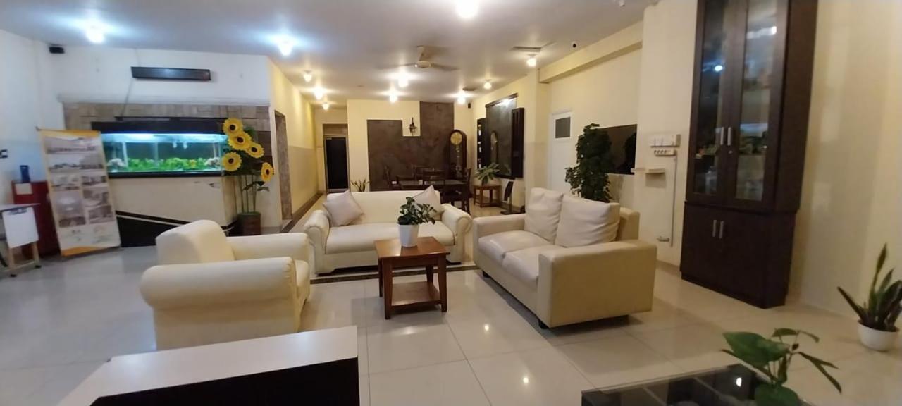 Hotel Celebes Манадо Екстериор снимка